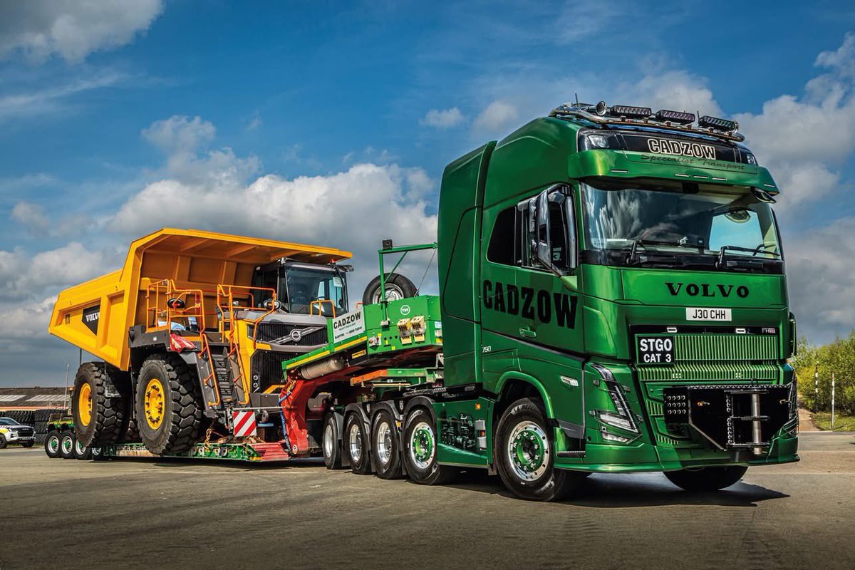 _transportnews's tweet photo. ๐ Cadzow Heavy Haulage โ one of Scotlandโs most recognisable heavy transport fleets is streamlining for sharper focus & even higher standards.
Read Liz & Jack Macauleyโs story in this monthโs Transport News ๐โจOn sale or download now!
#HeavyHaulage #Cadzow #TransportNews https://t.co/QJl8wVrOjM