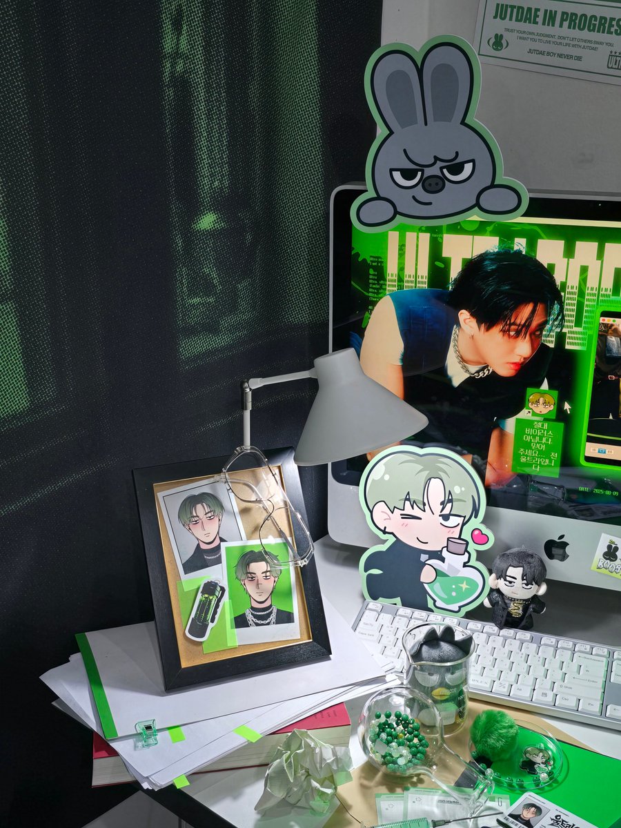 IstrTxx's tweet photo. 서짱빈~~ 생일추카한닼!!! 어제 카라비너 뽑으러 갓더니 소진이라 살짝 울었은,, 디자인 너무 예뻐요 제발 사게해주세요매입하고싶어요돈드릴게요,,
#ULTRAboratory
#울트라_창빈_연구완료 https://t.co/m0oi42lOmc