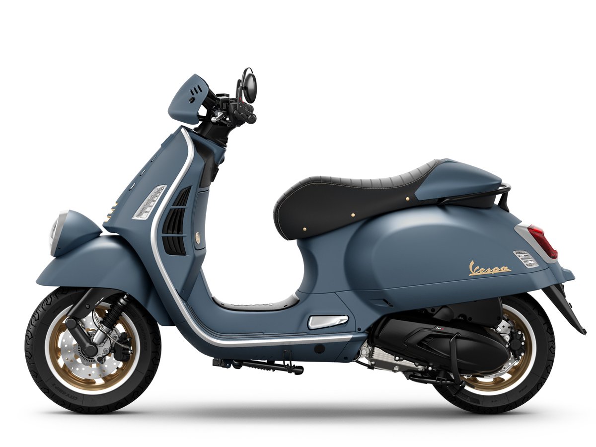 mfd_kobe's tweet photo. 📢 伝説のモデル!Vespa OFFICINA 8
Vespa「GTV 300 Officina 8」予約受付開始!
かつて存在した伝説の実験部門『OFFICINA 8』にインスパイアされた特別仕様です。
ベスパの歴史とロマンを感じる一台、ぜひ!
詳細はこちら👇 https://t.co/WeNApklSSr
#Vespa #GTV300 #Officina8 #特別仕様 #伝説 https://t.co/JhqtqwY2Jp