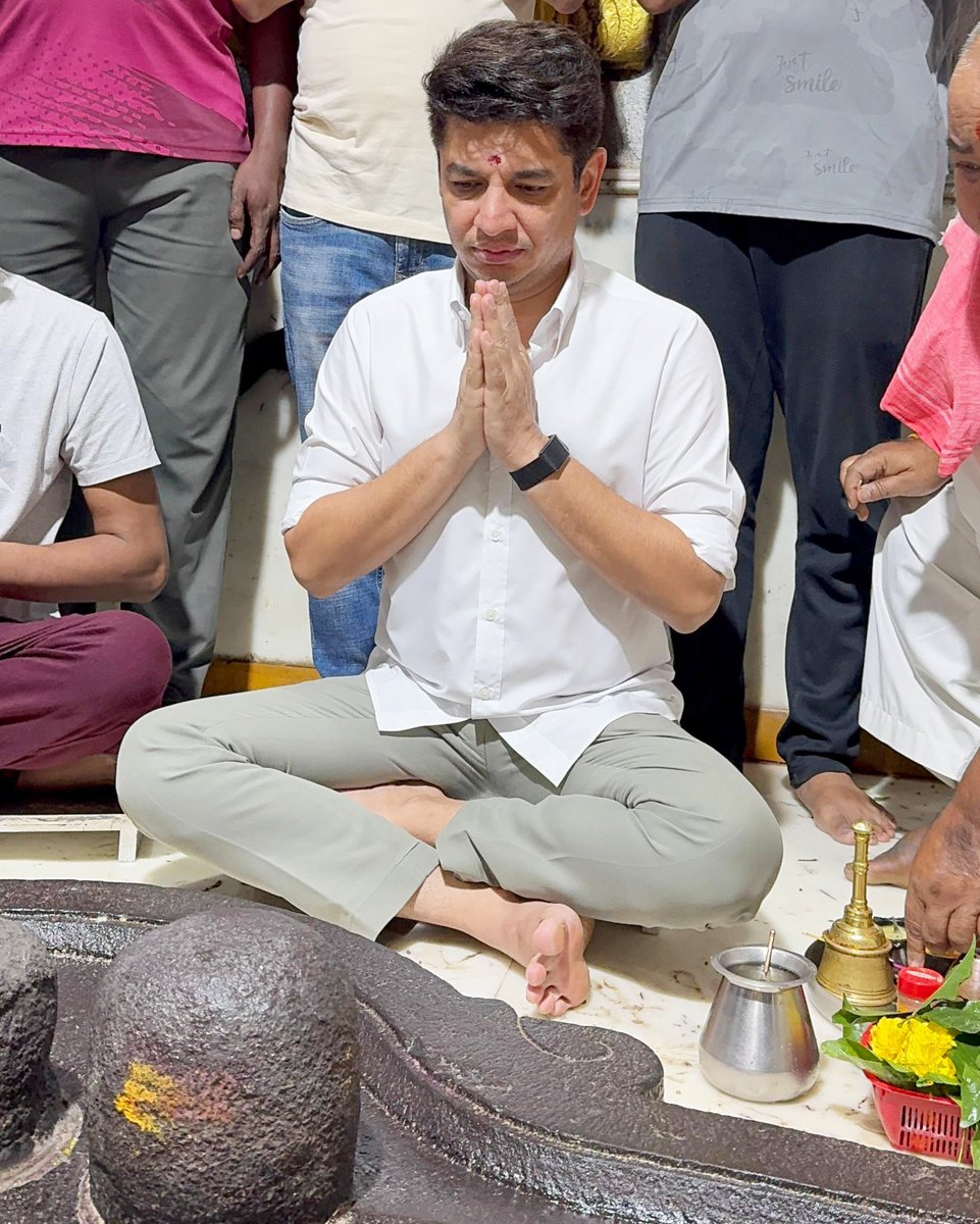 _SatyajeetFC's tweet photo. हर हर महादेव 🌸
#satyajeettambe #श्रावणी_सोमवार #Sharavan #Sangamner
@satyajeettambe https://t.co/jbtYHLMUcK