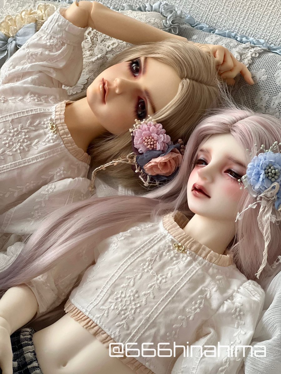 ホワイトさんが隣に居るとフェア肌が健康的に見えるね