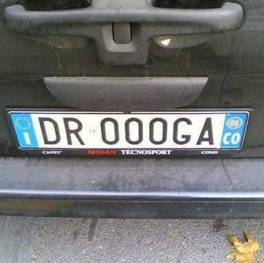 gianni_barlafus's tweet photo. bun di a tüt @il_beppe_67 @barista_inter @BaristaDiMilan @il_berte1 @Franco_Duomo82 , ho cambiato targa alla punto, che ne pensate?🤪🤪 il mio motto è: viva le fighe e le righe😂❄️
#figaeriga 
#bambaegnagna https://t.co/fx7dlWBrC1