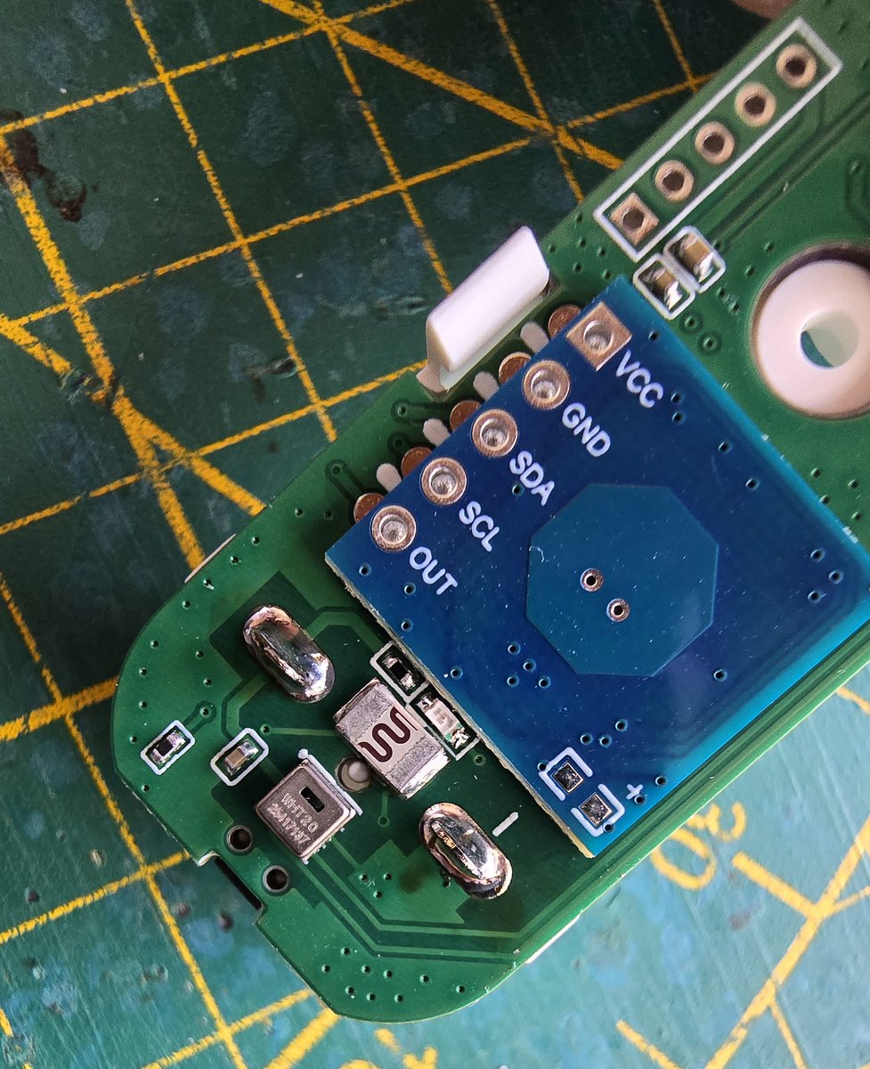 Teardown of the nearly "All in One" Zigbee Sensor from Aliexpress:
s.click.aliexpress.com/e/_opaf9hD
Contains:
- Telink TLSR Zigbee/BLE SoC 512KB/64KB
- PHO XBR818 I2C 10G Move Sensor
- WHT20 I2C Humidity Temp Sensor
- Light Sensor
- Led
- Button

Just missing a Door sensor to be perfect^^