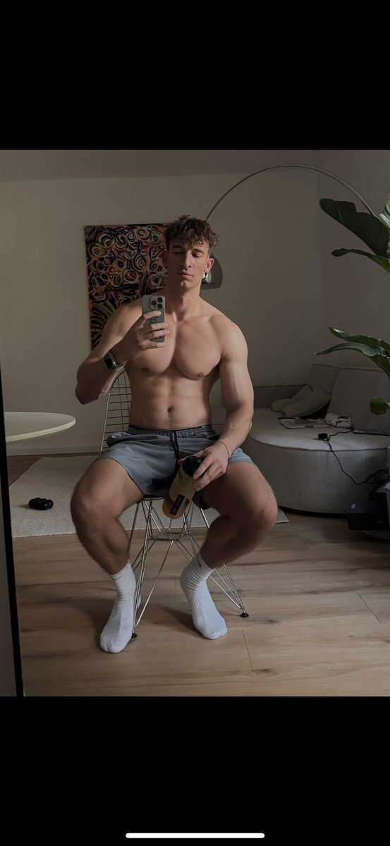 max_ironn's tweet photo. Just me https://t.co/TgpXLWCFnC