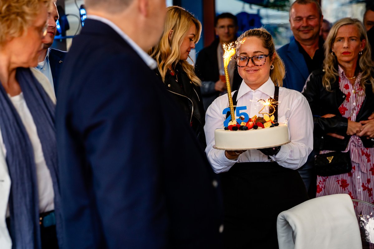 🎉 25 let EuroClean! 

Dva a půl desetiletí inovací, růstu a spolupráce.

💙 Děkujeme klientům a partnerům za důvěru – bez vás bychom tu nebyli.

🚀 Jsme připraveni na další roky úspěchů!

#EuroClean #25let #jubileum #Praha #spolupráce #inovace #udrzitelnost #voda