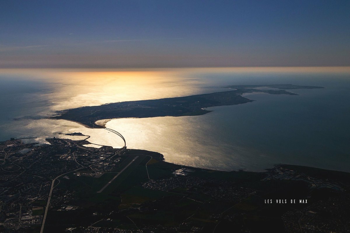 L’île de Ré, l’ombre du pont et La Rochelle ☀️
