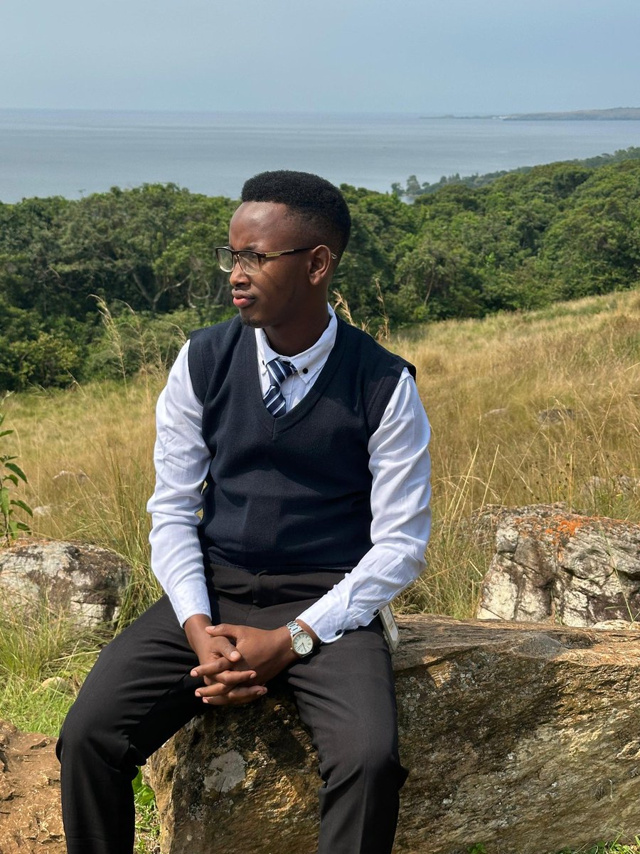 Life after campus is a movie but not the one you imagined.
You graduate as “Future CEO,” then reality casts you as errand Boy/Girl,  broker, marketer, etc...

Employers want 5 yrs’ experience… yet you just removed your graduation gown last week. 🤦🏽‍♂️
1/2