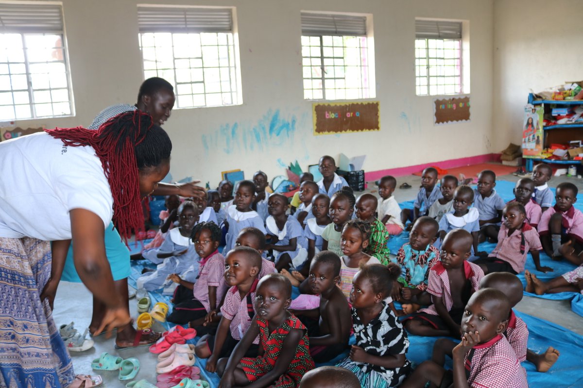 WindleUganda's tweet image. 📖 A single book can open a thousand doors. With support from @Book_Aid, we’re putting more books in learners’ hands — fueling curiosity, building skills, and shaping brighter futures. #ReadingForAll #EducationForAll
