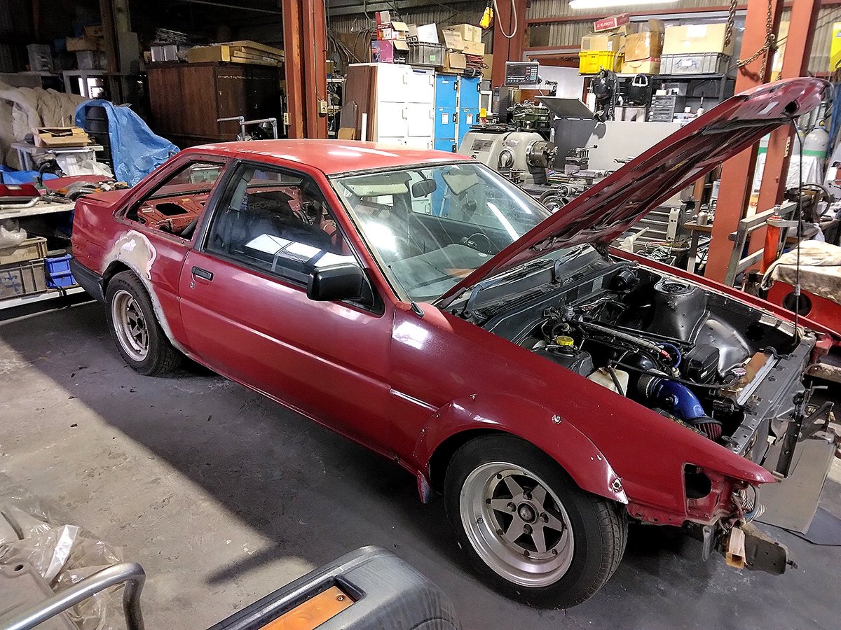 トゥデイもキリがついたので、今日からは赤ハチ作業（＊´д｀＊）
取り合えずバラしから。