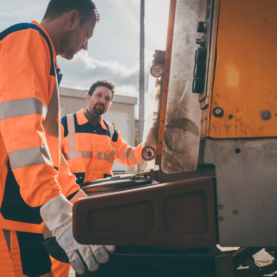 Due to the anticipated hot weather and our commitment to ensuring the safety and well-being of our collection crews, all waste and recycling collections will commence earlier, from 6:00am on Tuesday 12th August. [1/3]