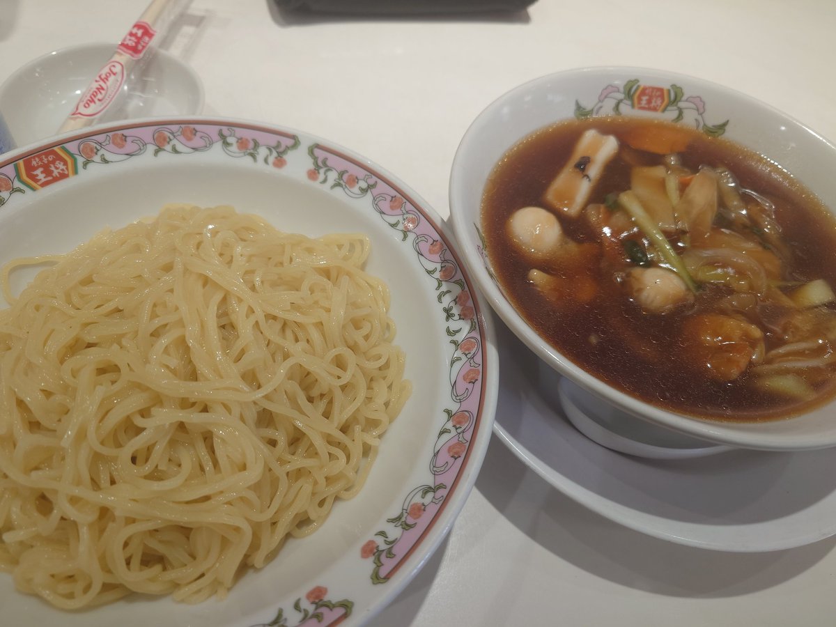 junjunjun0704's tweet photo. どこにあんがかかってんねんと思った
つけ汁だった https://t.co/0cQaUeYNRY