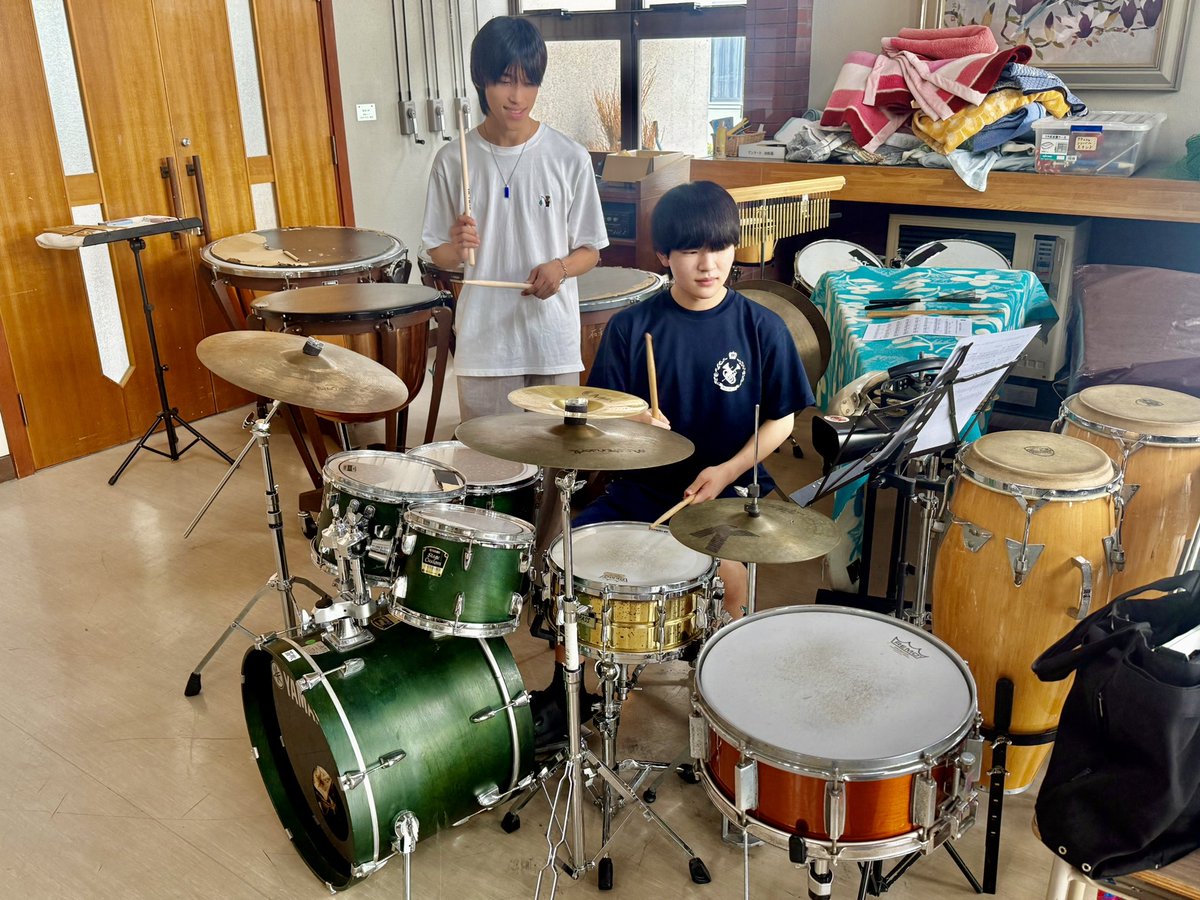 voice_sousuke's tweet image. 今日は #笛吹高校吹奏楽部 の指導へ☺️
たくさんの講師や先輩が来てくれました‼️🥹🙏
感謝が溢れます‼️🥹🙏
本当にありがとうございます‼️
笛吹高校吹奏楽部は本当に恵まれている‼️
甘えてばかりではいけない‼️
もっと頑張る‼️☺️

#BigSmile
#吹奏楽タレント #やまなし大使
#熱くなれの人