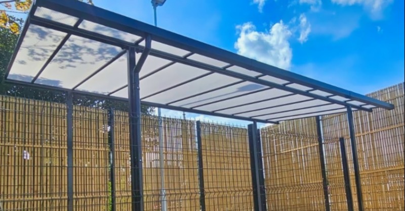 Birmingham City Hospital added a sleek outdoor canopy, providing a modern sheltered area to keep staff dry and to store linen. 

Find out more: bit.ly/46F6vBm