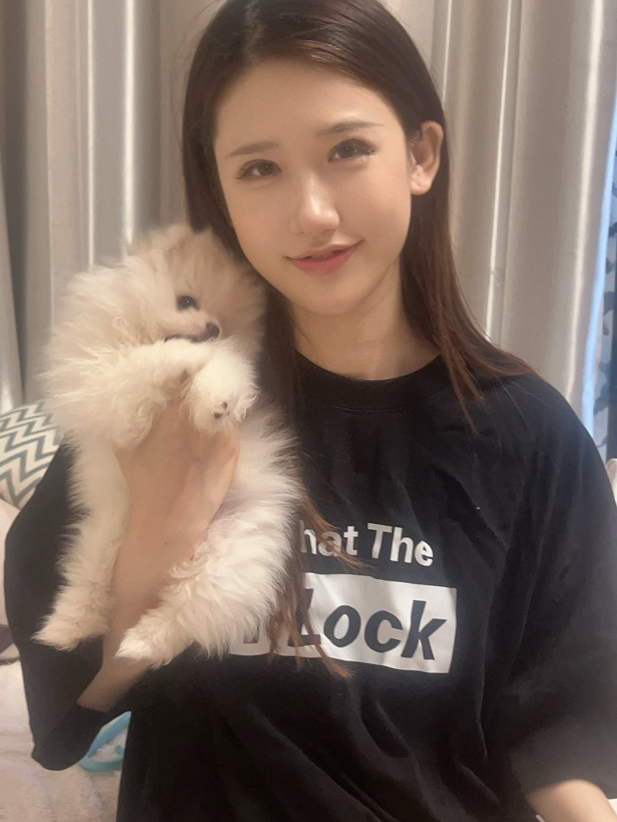 fabienne01012's tweet photo. What the Flock? Pup approved! https://t.co/ddJwrYMPH5