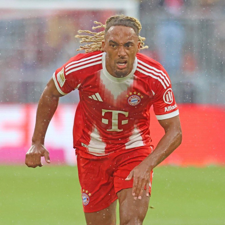 Galatasaray, Sacha Boey için Bayern Münih’le pazarlıkları 15 milyon Euro’dan 10 milyon Euro’ya indirdi ancak Galatasaray cephesini Sacha Boey zorluyor.

2023’te şampiyonluk primini almadan Ocak 2024’te ayrılan Fransız sağ bek, kulübe kırgın.