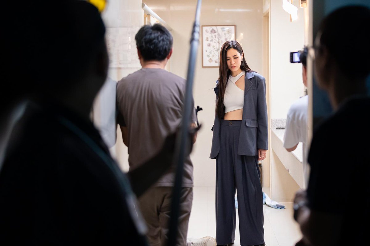 “หลิง – ออม”  จูงมือ “เพียงเธอ” ทุบเรตติ้งนิวไฮ แรงเกินต้าน!  ครองแชมป์ เทรนด์ไทย-โลก อันดับ 1

#linglingkwong #Ormkornnaphat 
#LingOrm #หลิงออม
#เพียงเธอ #OnlyYouTheSeries

            สร้างปรากฏการณ์ความฟินไปทั่วโลกจริง ๆ สำหรับสองสาว “หลิงหลิง คอง” และ “ออม กรณ์นภัส” ในซีรีส์