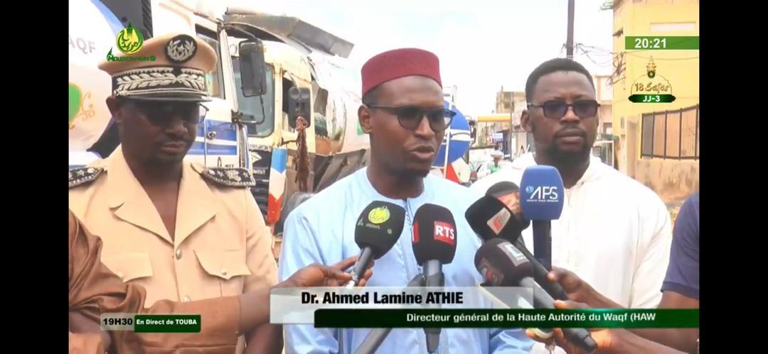 Haw_sn's tweet photo. 📢 À l’approche du #GrandMagal de #Touba, la Haute Autorité du Waqf (HAW) renforce l'accès à l'eau potable ! 💧

5 camions-citernes ont été remis au comité d'organisation pour approvisionner la Ville Sainte. Un geste inspiré du waqf prophétique, alliant solidarité et durabilité. https://t.co/0uOtvcfVcH