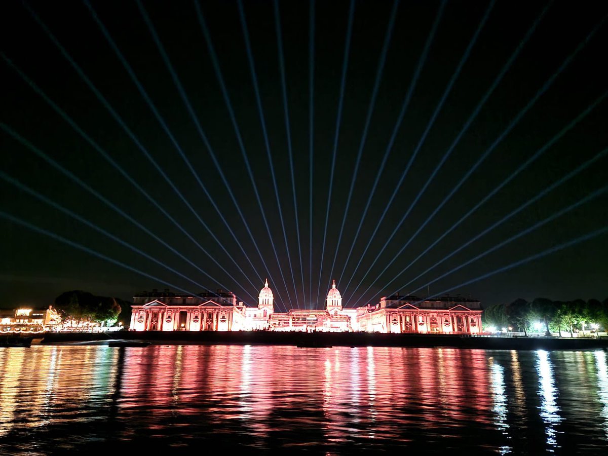 MPSonthewater's tweet image. More beautiful moments on the River Thames this weekend. Marine 3 was lucky enough to capture this stunning view of the Royal Naval College during their Labyrinth on the Thames event #londonnights #riverthames