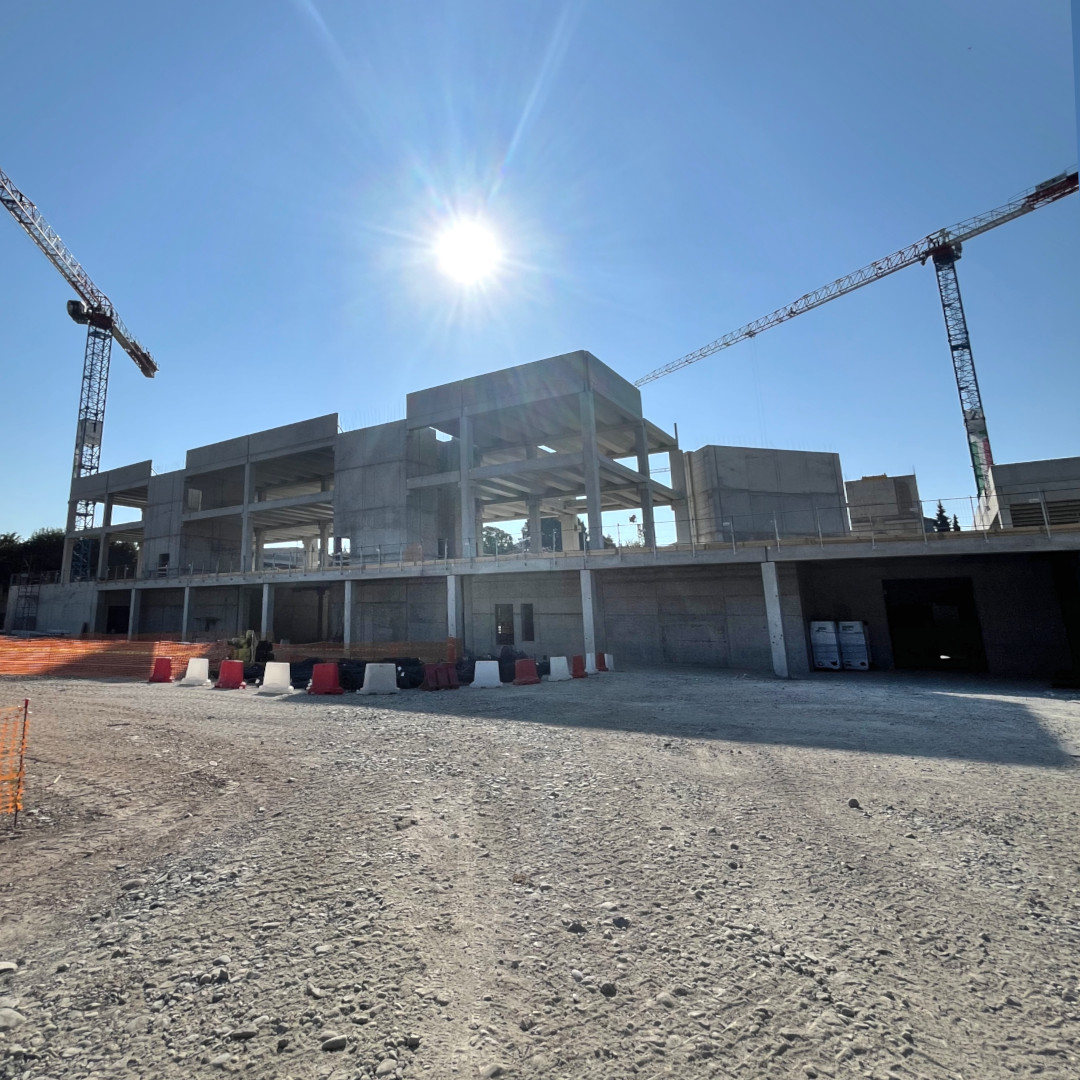 cantuarena's tweet photo. Summer highlights: dopo aver terminato la costruzione del pavillon e delle strutture connesse, si conclude anche la parte di lavori strutturali del building hospitality 😎✅ #CantuArena https://t.co/mIY0LHiUht
