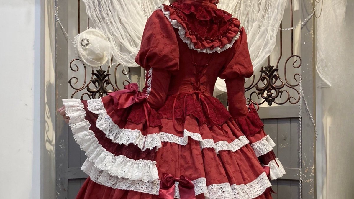 ✨人気商品再入荷✨

【シャルロット】

🌹デコラティヴワンピース🌹

王道のレッドカラーは主役級の華やかさ❤️
乙女の理想を詰め込んだようなデザインで心を踊ららせて🥀

#星箱原宿店 でご試着も🆗
皆様のご来店を心よりお待ちしてます

星箱原宿店📍x.gd/vZbHd
11:00~20:00