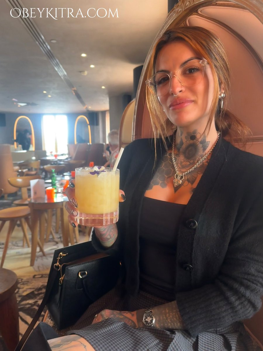 It's so easy for Me to exist. Pretty privilege is real and I don't care if you have to dig deep into your savings bc I'm always worth it… designer jewelry, luxury shopping sprees, first class tickets everywhere I go, top of the line spa treatments, 5 star hotels, and Michelin