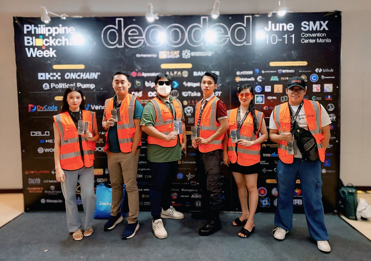 signderman1914's tweet image. Flexing some IRL event together with bullish Sign Cares with the streak 

I've been Orange-Pilled and Seeing Signs for 23 days 👀🧡🐉. Here is your Sign: orange.sign.global/shares/ibotzyy…