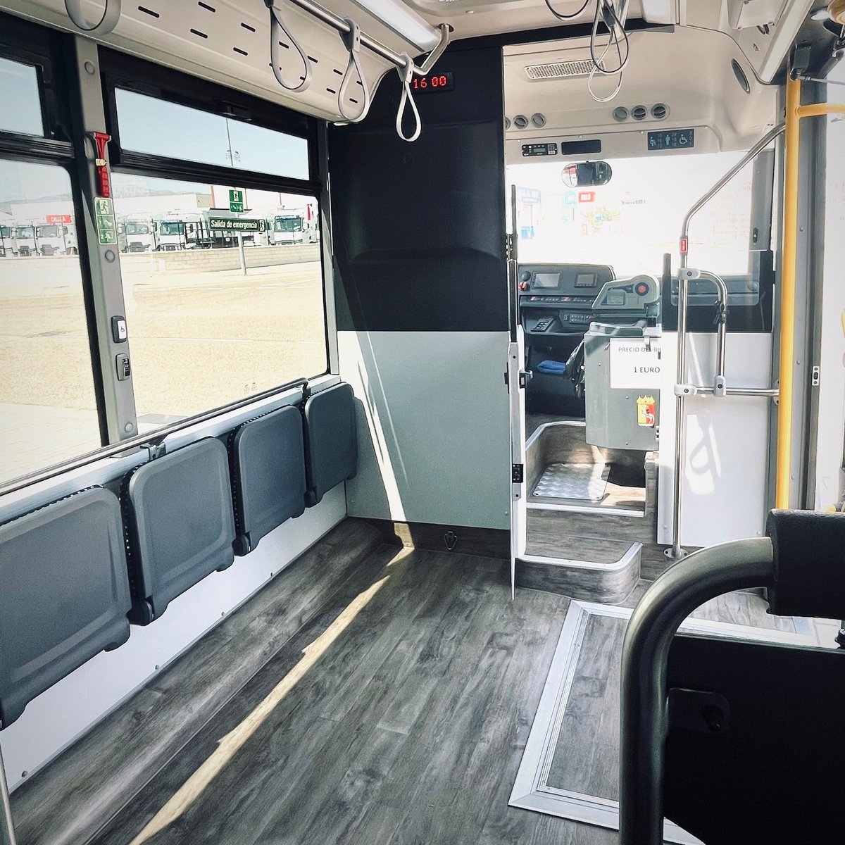 Somauto_Otokar's tweet photo. Nuevo Otokar Centro Diesel en Calatayud 🚍💙
Entregado por SOMAUTO a Hermanos Martínez S.A., con:
♿ Espacio PMR
👶 Zona carritos
🔌 Cargadores USB
🚦 Rampa automática
#SOMAUTO #Otokar #BusUrbano #MovilidadSostenible #Accesibilidad #TransportePúblico https://t.co/Fa0tYbppiQ