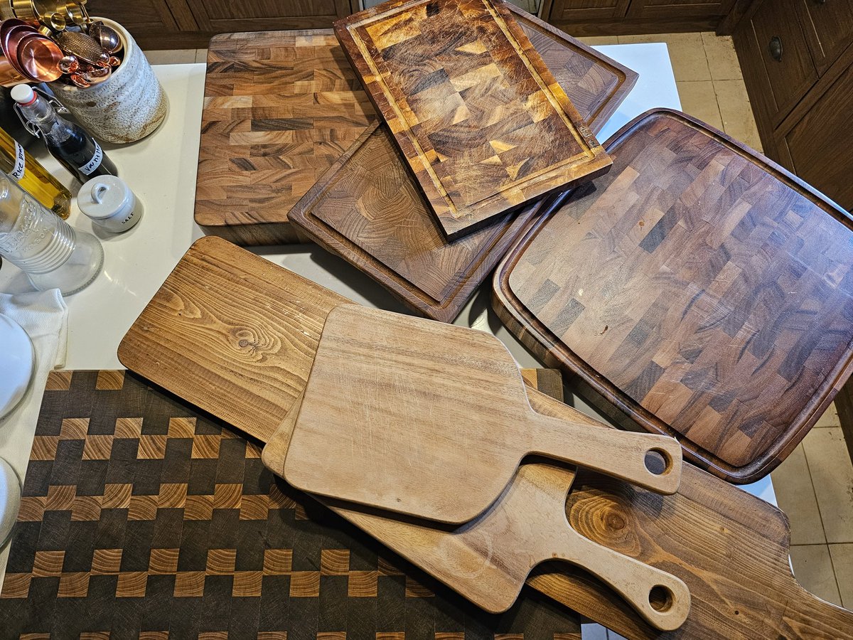 GohanEnduro's tweet image. big cleaning day 🧽 #cuttingboard