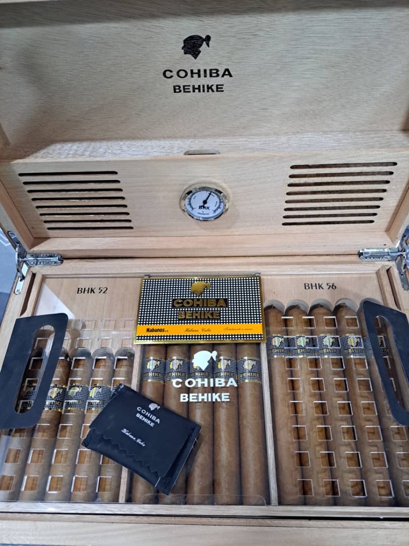 BoutiqueCuban's tweet photo. #cohiba #behike #cubancigars #cuba #cigarlife #cigars #cigarsmokers https://t.co/vMDcHqpEhp