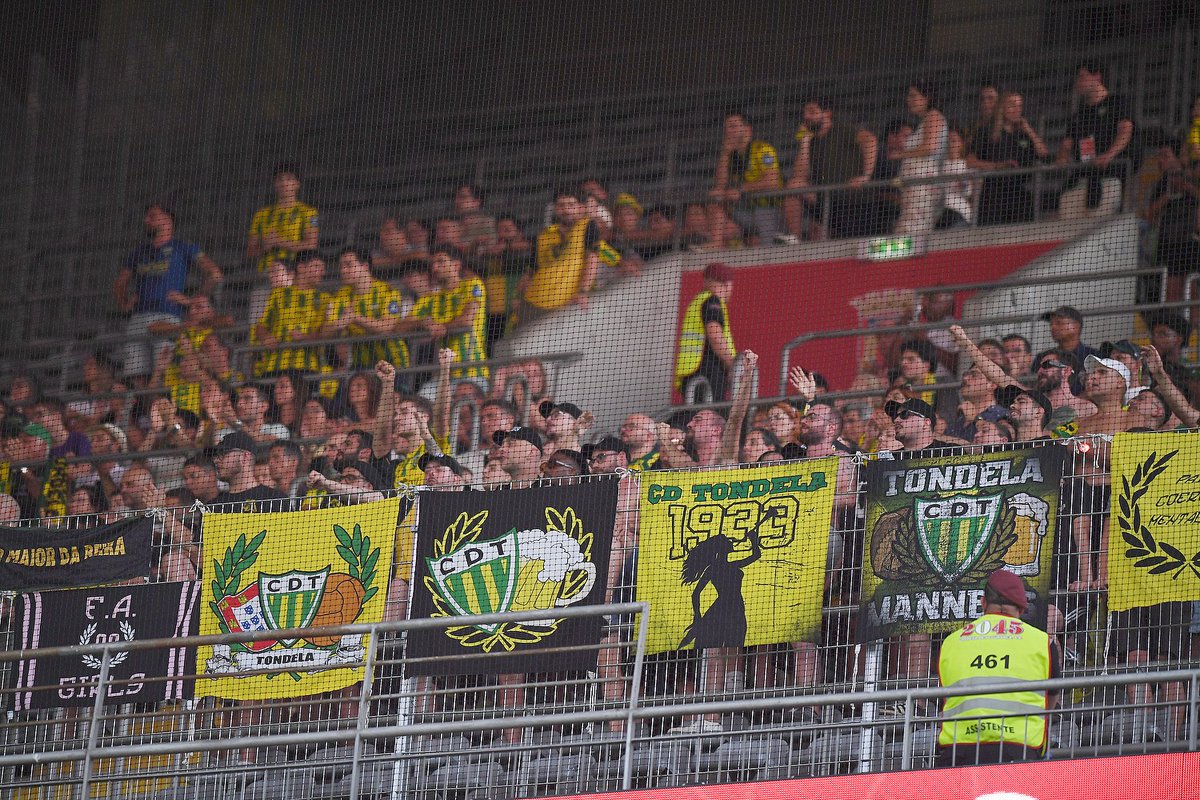 CDTondela1933's tweet photo. Porque só assim é que faz sentido 🔗🔰
#SóTondela #SCBCDT https://t.co/vaKzNPhNYj