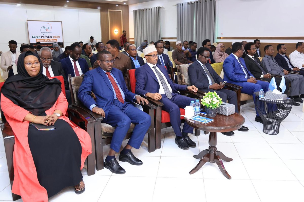 📢 Today marks the official opening of the consultative sessions on the proposed amendments to Chapters 10-15 of the Constitution. Representatives from the institutions responsible for constitutional matters—#FGS, #FMS, and #BRA—are participating.
#Somalia#ConstitutionalReview
