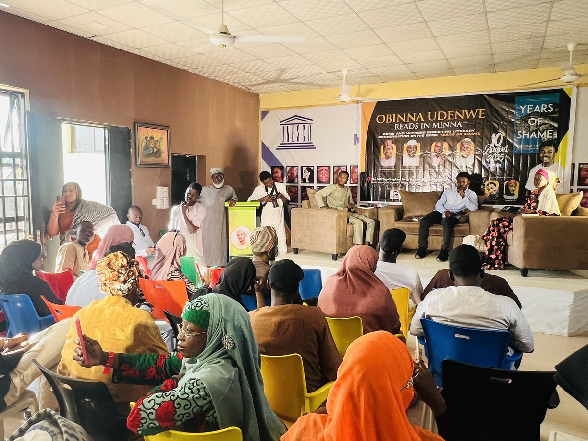 obinnaudenwe1's tweet photo. I had a great time at the #Minna reading of #YearsofShame yesterday. Most of the guest had already read the book, so we had a lot to talk about.
Take your 🌺💐🌺 Minna. https://t.co/tABM0WsUfQ