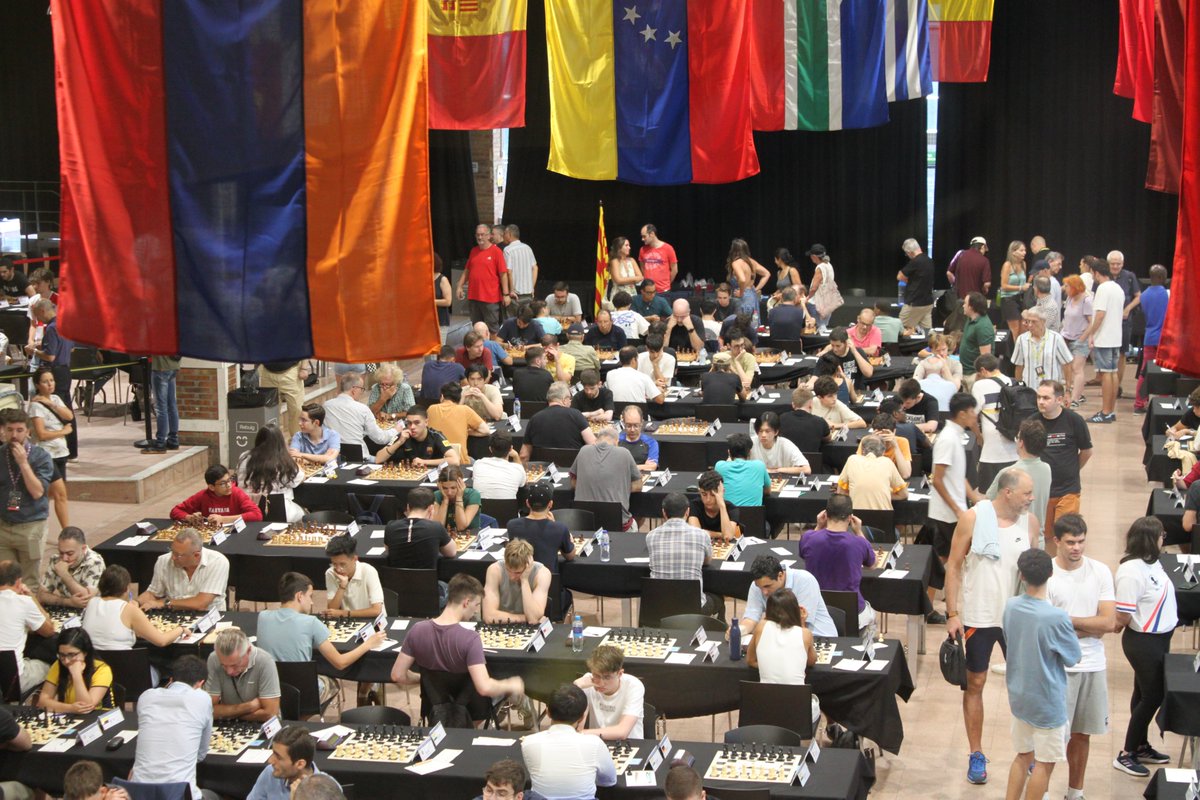 escacs_cat's tweet photo. Del 22 al 31 d'agost es juga l'Obert Internacional de Sants 2025 @santschess, un dels tornejos més grans d'Europa. Més de 550 inscrits de 50 països diferents ja han confirmat la inscripció. Queden només 10 dies per tancar inscripcions. T'animes?
#escacs #santschess #barcelona https://t.co/6A2XorVPHe