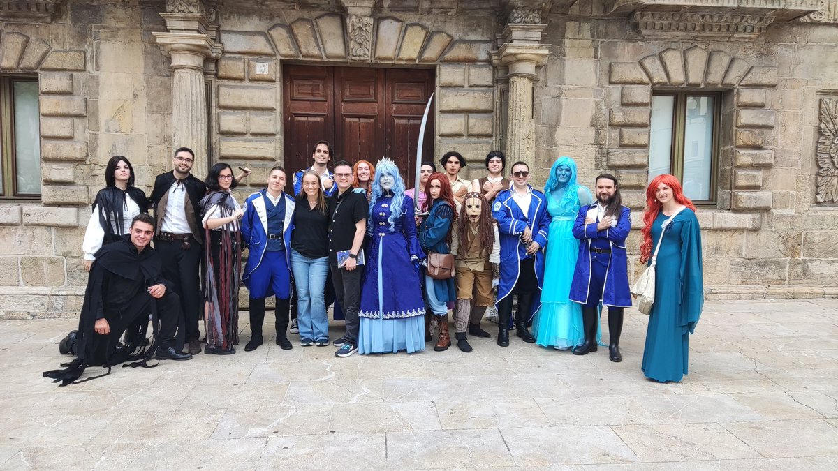 No se hizo foto todos los días, pero quiero dejar constancia de que en el <a href="/festivalcelsius/">Celsius 232</a> de 2019 fuimos 3, y en la foto del jueves cuento a más de 50 👏🏻

GRACIAS a todos por participar en algo con lo que llevo soñando desde que empecé a leer a <a href="/BrandSanderson/">Brandon Sanderson</a> allá por 2016 ❤️‍🩹