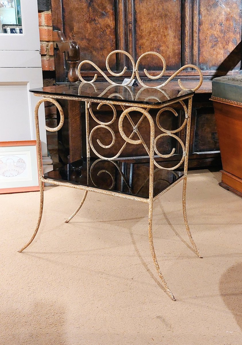 eversleybarn's tweet image. #castironstand #antiquechair #blackforeststools #elephanttable 
instagram.com/eversleybarnan…