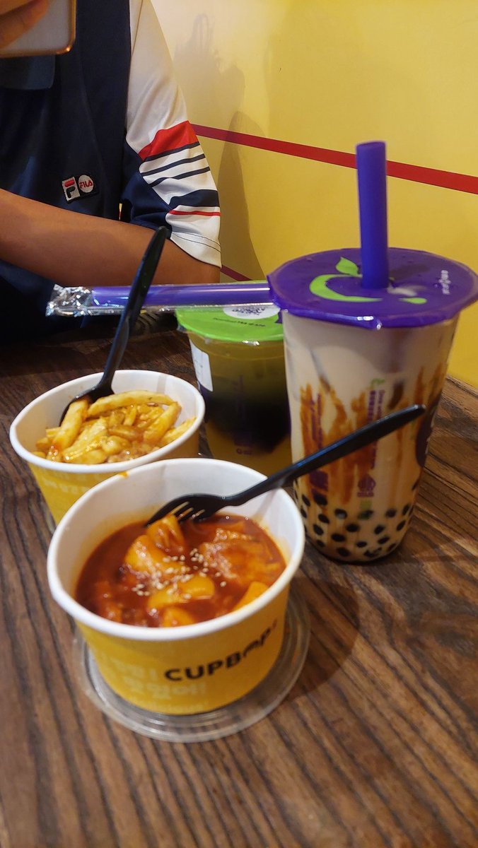 Guys pernah ga sih ngerasa laper terus pengen nya makan sekaligus minum enak tapi di dompet cuman tersisa 50rb? kalo sekarang mah g perlu khawatir lagi soal ny chatime lgi adain diskon nih 🥳, jangan sampe ketinggalan ya karna stok terbatas! #zonauang 

spf.shopee.co.id/10seBwohhz