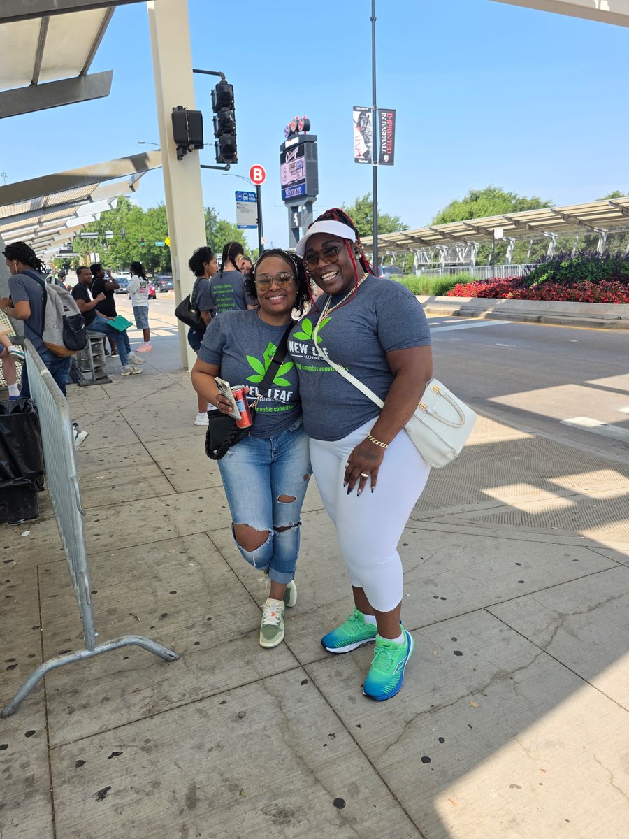 #WINRecovery at Bud Billiken! 🎉
We joined the #BudBilliken2025 Parade to spread the word about #NewLeaf—free legal help for cannabis-related expungement in IL. Proud to be part of this celebration of Black culture, community, &amp; 2nd chances! 💚#Illinois #CleanSlate #BlackJoy