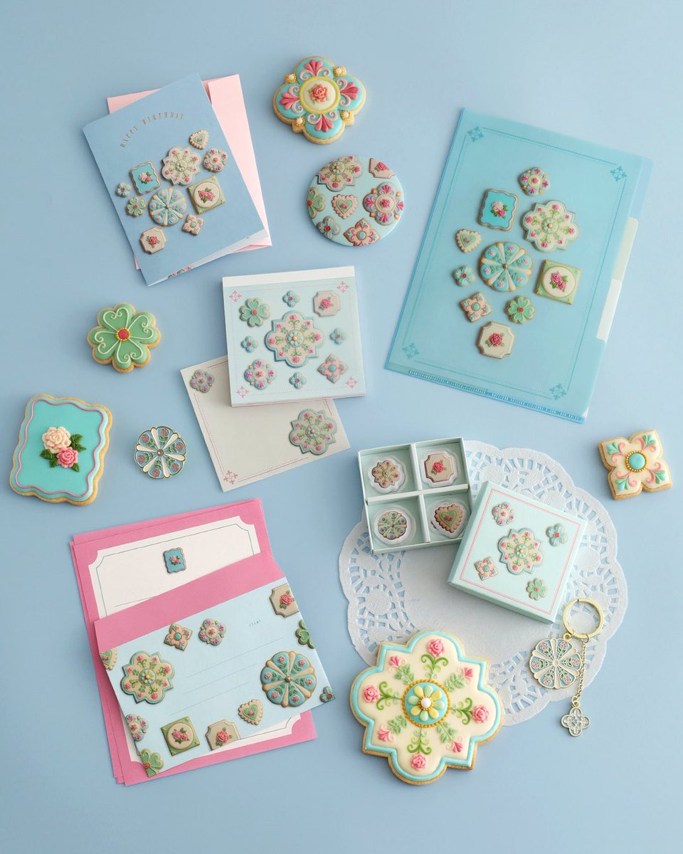 アイシングクッキー柄のNew itemが誕生しました♡

皆様の生活のさまざまなシーンに、ささやかなときめきをお届けできたら嬉しいです💌

📍全国のロフトさんで先行発売中です。
loft.co.jp/store/e/estMS0…