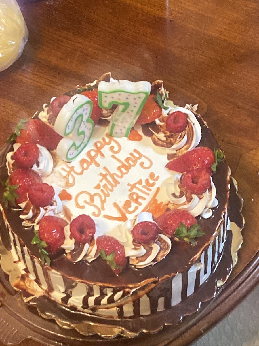vertice11's tweet photo. Age 37! Looks so DAMN GOOD. I’m not a Leo I just am not post these.♋️🤴🏾🤦🏾‍♂️💫 https://t.co/YW9rF0OCGA