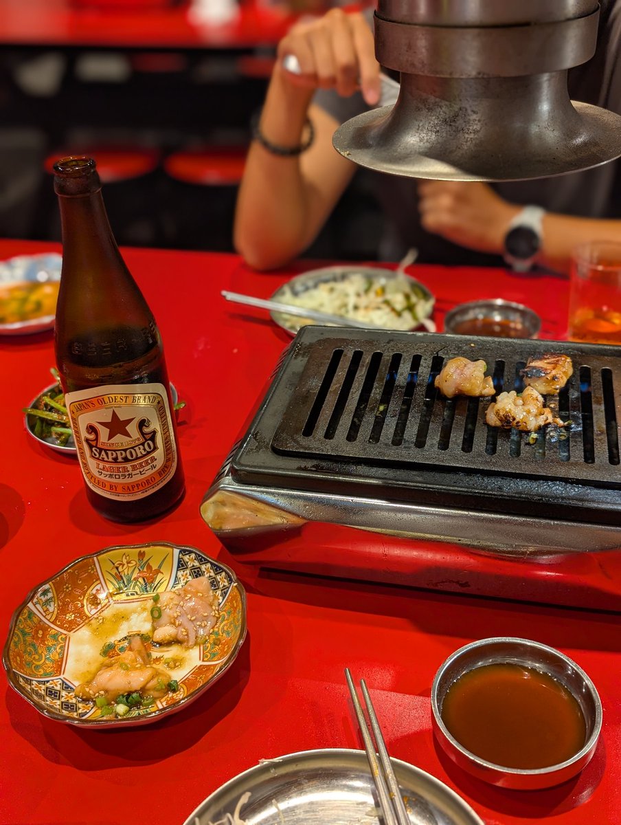massiveUnochan's tweet photo. 山を走り、肉を焼き、肉を油煮て、肉を挟む三連休
カロリー黒字万歳 https://t.co/noVA391E05