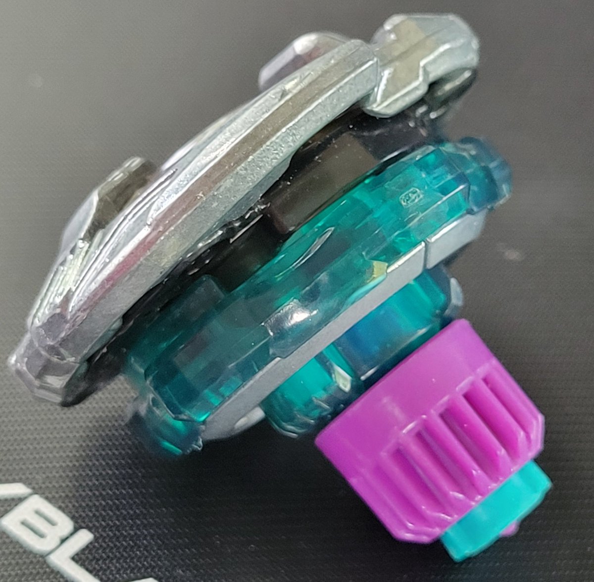 ベイブレードX #メタルファイトベイブレード …フレイムビクシスです