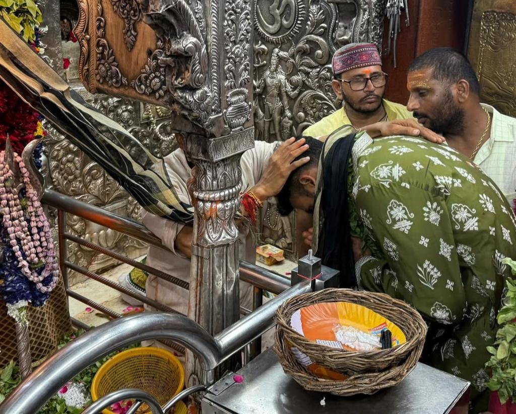 pr110009's tweet image. Akash Deep Visit at Kashi Vishwanath temple 🙏
#AkashDeep
#kashivishwanath