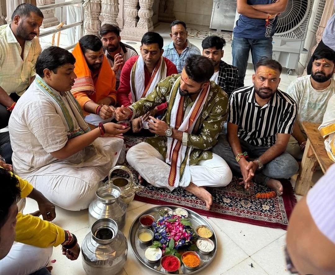 pr110009's tweet image. Akash Deep Visit at Kashi Vishwanath temple 🙏
#AkashDeep
#kashivishwanath