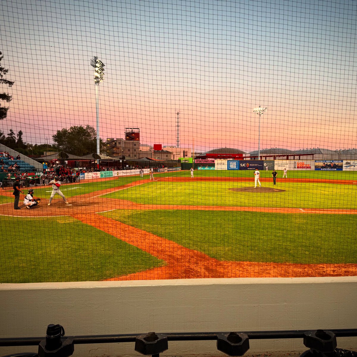30in35Challenge's tweet photo. 📍Excite Ballpark, San Jose

⚾️ Visalia Rawhide 5-6 San Jose Giants

🎟️ $5

👬 1,447

#️⃣ Lifetime MiLB ballpark number 2

#SJGiants #Rawhide https://t.co/ohB9QGpmAZ