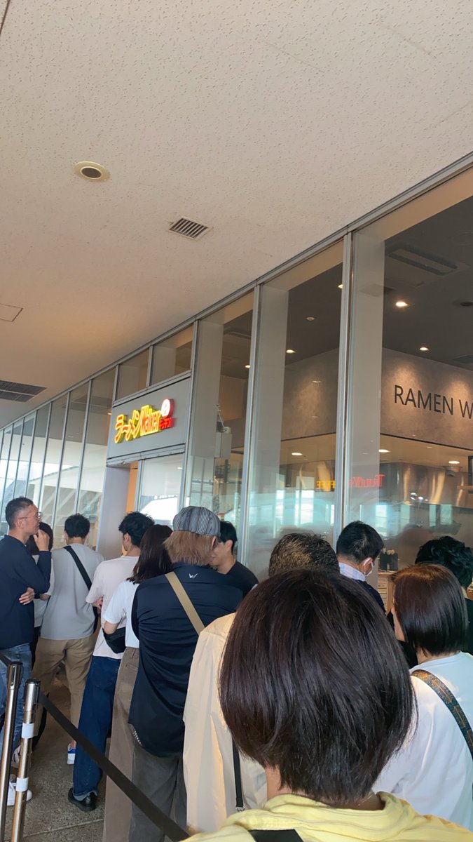 TORIYOSHIRAMEN's tweet photo. 今日は昨日のお礼を兼ねて
Ｗキッチンにランチ😃 https://t.co/EObpMebrQy
