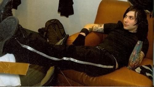 hourly frank iero (@iero_hourly) on Twitter photo 