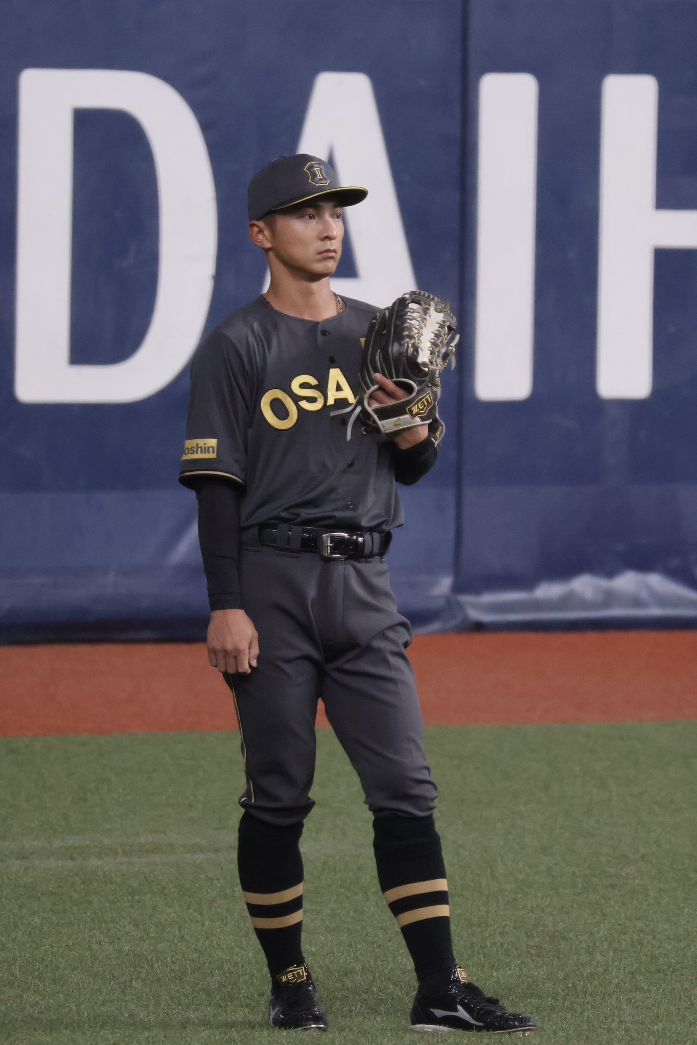 阪神タイガース 熊谷 ユニフォーム 阪神タイガース #4 熊谷 敬宥（くまがい たかひろ）の使用ギア