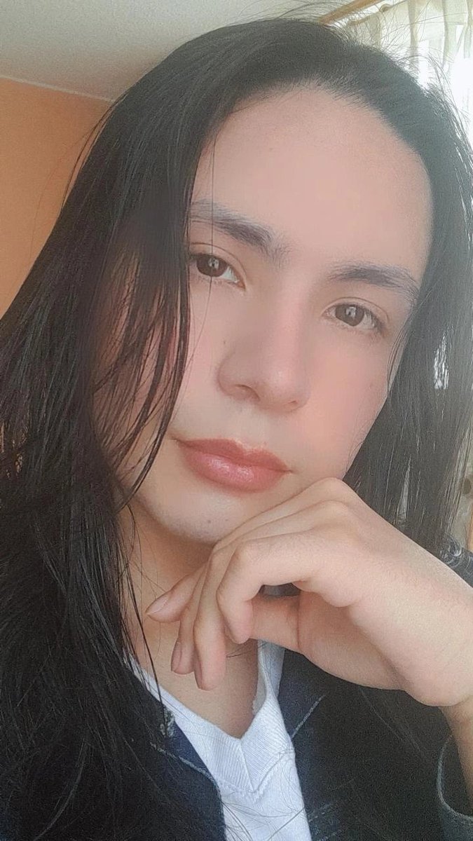 emiliofespinosa's tweet photo. Dicen que el chocolate es irresistible… pero no han visto lo que pasa cuando decides brillar. 😏 Hoy, sé tan dulce como tus metas y deja que el mundo se derrita por tu actitud. 🍫✨
#EMILIO #ESPI https://t.co/TCRvSJwGV7