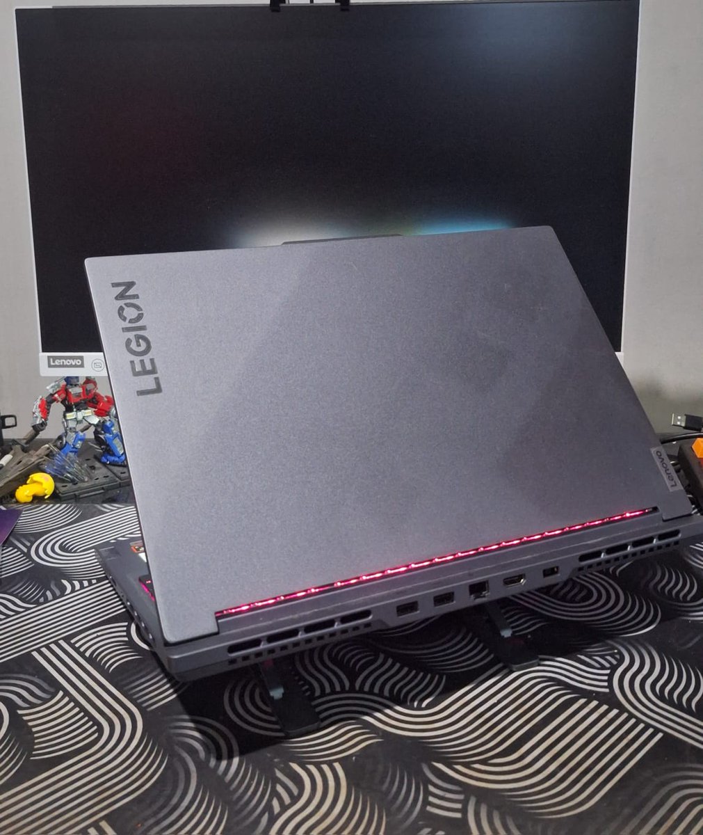 didepancangkir's tweet photo. Seri midrange yg peruntukannya untuk gaming dgn Ryzen 8000 yg sudah dijejali arsitektur Zen 4 dan AI plus sudah dual fan cooling sytem. Tapi kalo menurutku sih ini lebih cocok disebut laptop gaming midrange rasa high perform.
Legion Slim 5
21.499K Nego
WA 0895603773219
#TipJul https://t.co/pJnRLSQqao