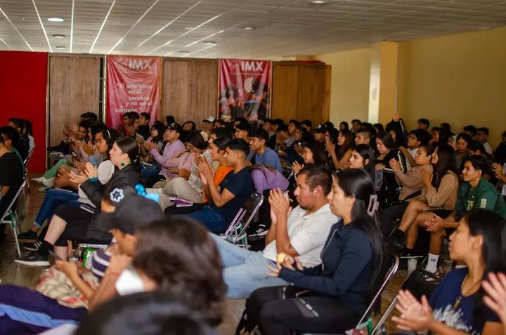 Este domingo tuvimos el honor de tener con nosotros a la maestra <a href="/lirio_deni/">Lirio García Córdova</a> García Córdova, para impartir la conferencia "Divulgar la cultura es defender a la patria".

Muchas gracias por esta conferencia, maestra Lirio.
✨🤗

#SomosIMX #Artes #ExpresiónArtística